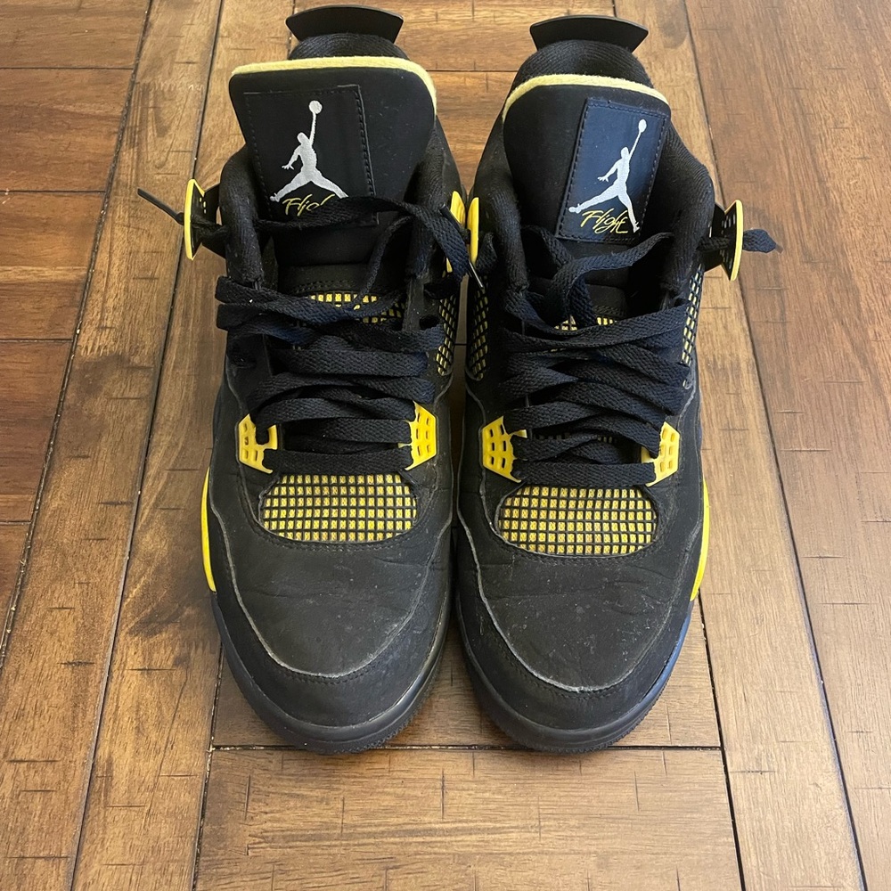 Jordan 4 thunder